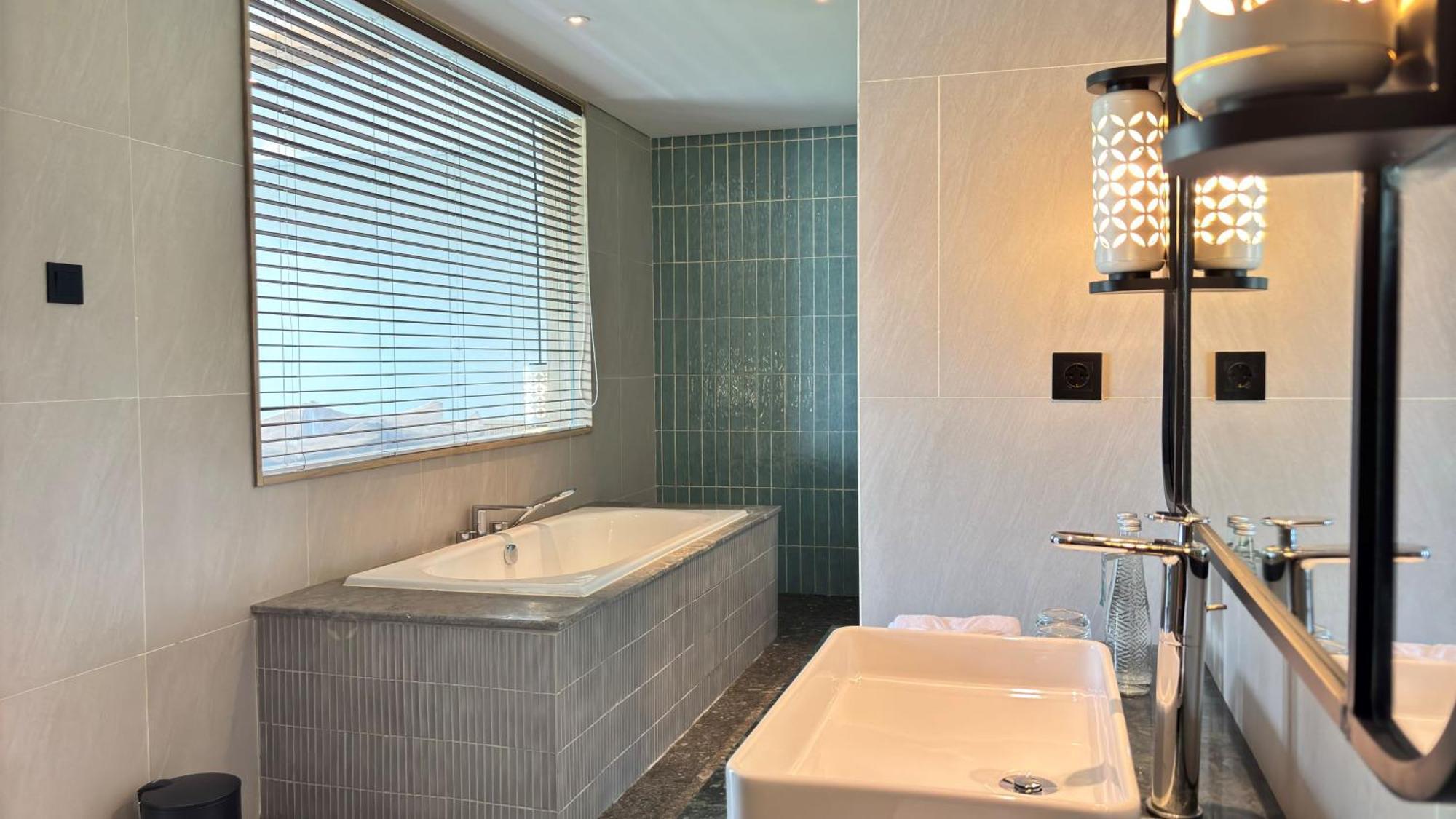 Hotel Santika Garut Eksteriør billede