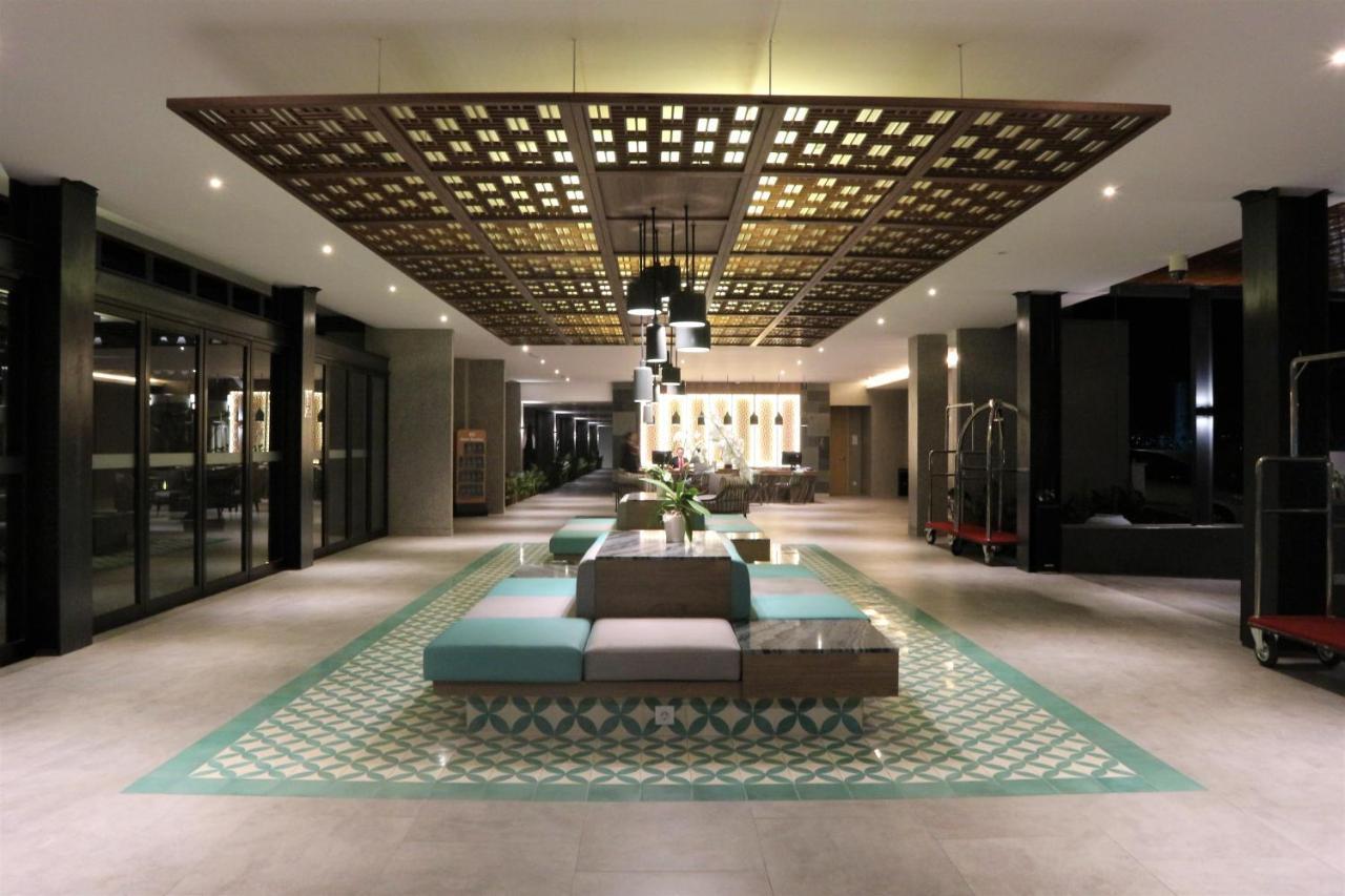Hotel Santika Garut Eksteriør billede