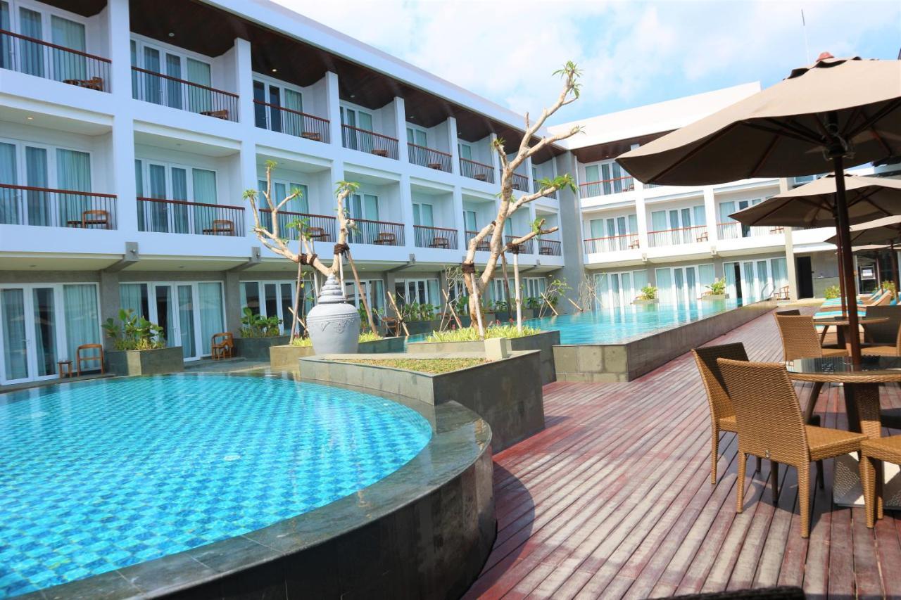 Hotel Santika Garut Eksteriør billede